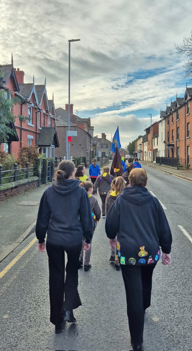 Ruabon Brownies &amp; Guides may only be small, but very mighty and proud today to take part in the village church service ♥️ #RemembranceSunday2024 #LestWeForget
<a href="/wrexham/">Wrexham.com</a> <a href="/GuidingCymru/">Girlguiding Cymru 🏴󠁧󠁢󠁷󠁬󠁳󠁿</a> <a href="/Girlguiding/">Girlguiding</a> #join