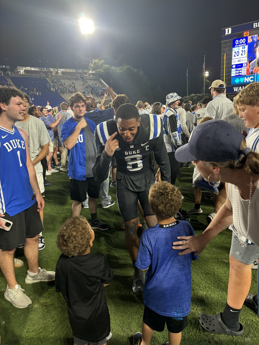 aoldham2's tweet photo. @JMoore2021 These boys met your parents last night and we told them what a class act you are! Congratulations on the well deserved win! 😈 https://t.co/zLCJpcL130