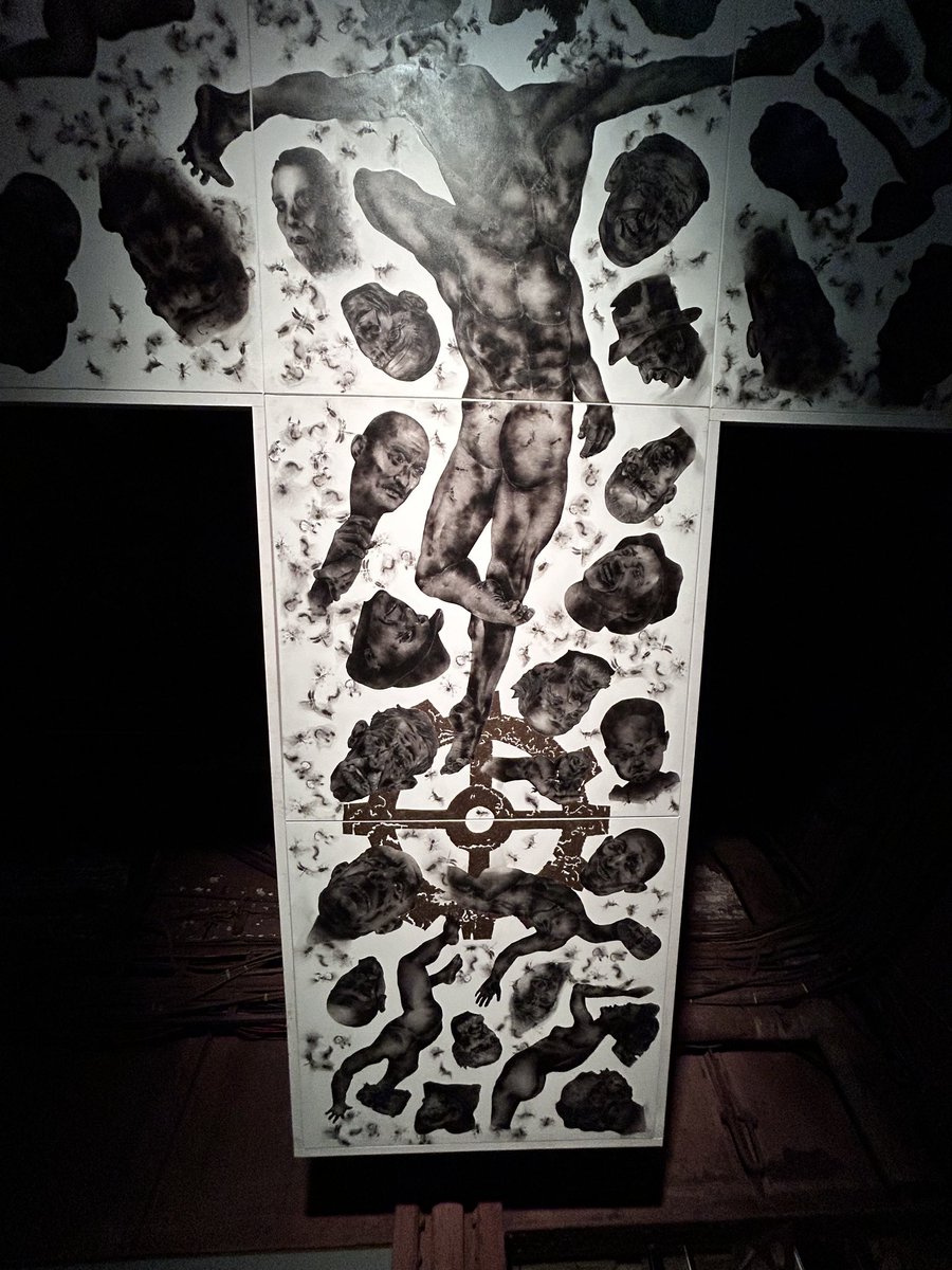 TobeGeraldine's tweet photo. Art Exhibition : THE TRUE SIZE OF AFRICA 

" Africa's greatness lies in every sacrifice, every stain, every immeasurable and indelible drop of blood. "

artwork : LOOKING BEYOND, 2024
Technique : smoke on canvas 
Size : 4,50 × 4,50 m 

Weltkulturerbe 
@voelklinger_huette https://t.co/MSfBYaN7fM