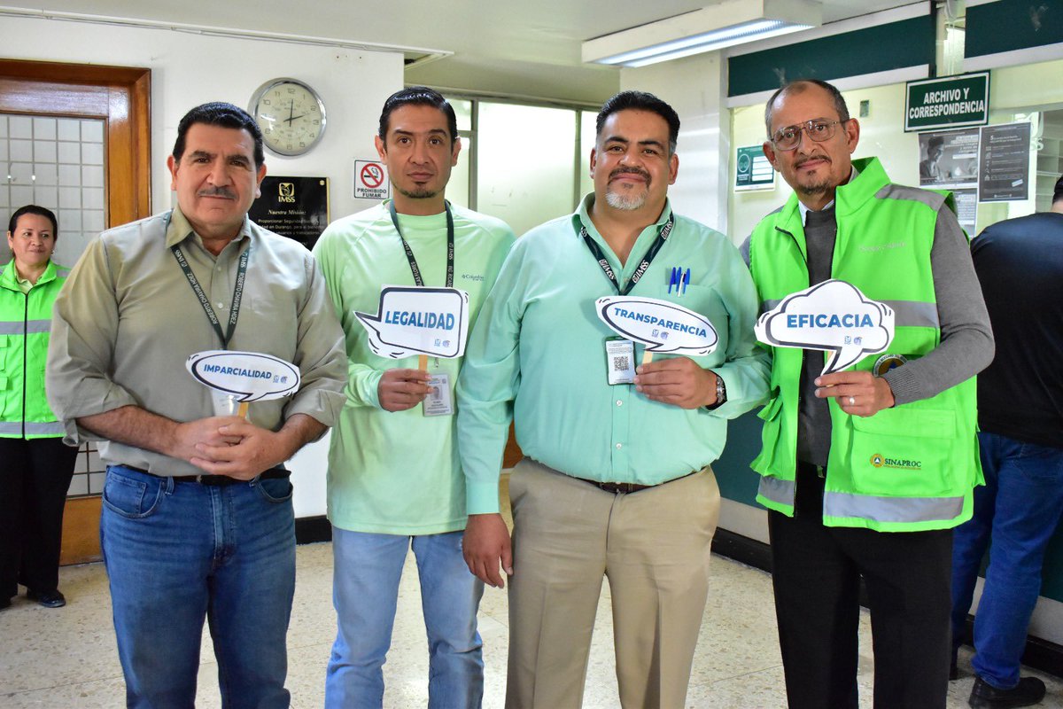Tu_IMSSDgo's tweet photo. 💚 #DíaVerde | Personal de la Jefatura de Servicios Generales del #IMSSDurango se viste de verde como símbolo de compromiso por la #IntegridadIMSS y #transparencia.
#Familia IMSS-SNTSS https://t.co/2v3pA49tAv