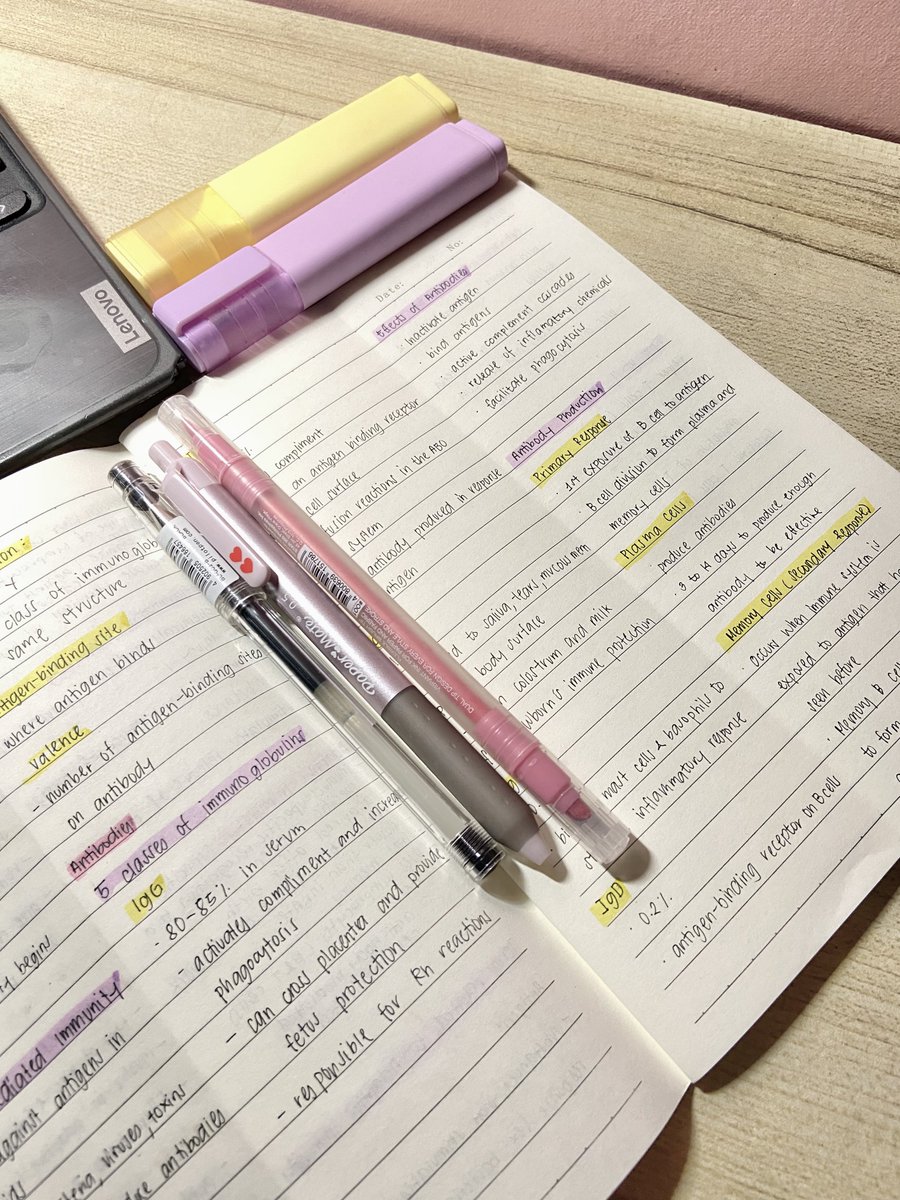 serenikei's tweet photo. we had no assigned tasks today but my body is so used to stress that it feels more comforting to study instead of just taking a rest 💀 goodnight studytwt! https://t.co/bIwAxD4ivJ