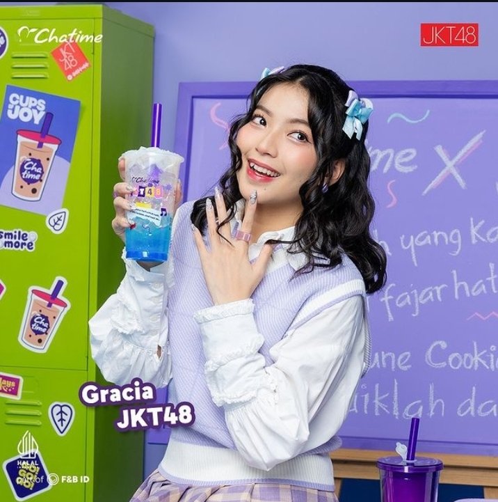 Chatime berkolaborasi bersama JKT48 dengan mengeluarkan menu spesial, Fortune Cookie dan Rapsodi. Jangan lupa membelinya karena akan dapat kode gratis untuk berpartisipasi dalam SSK 2024!