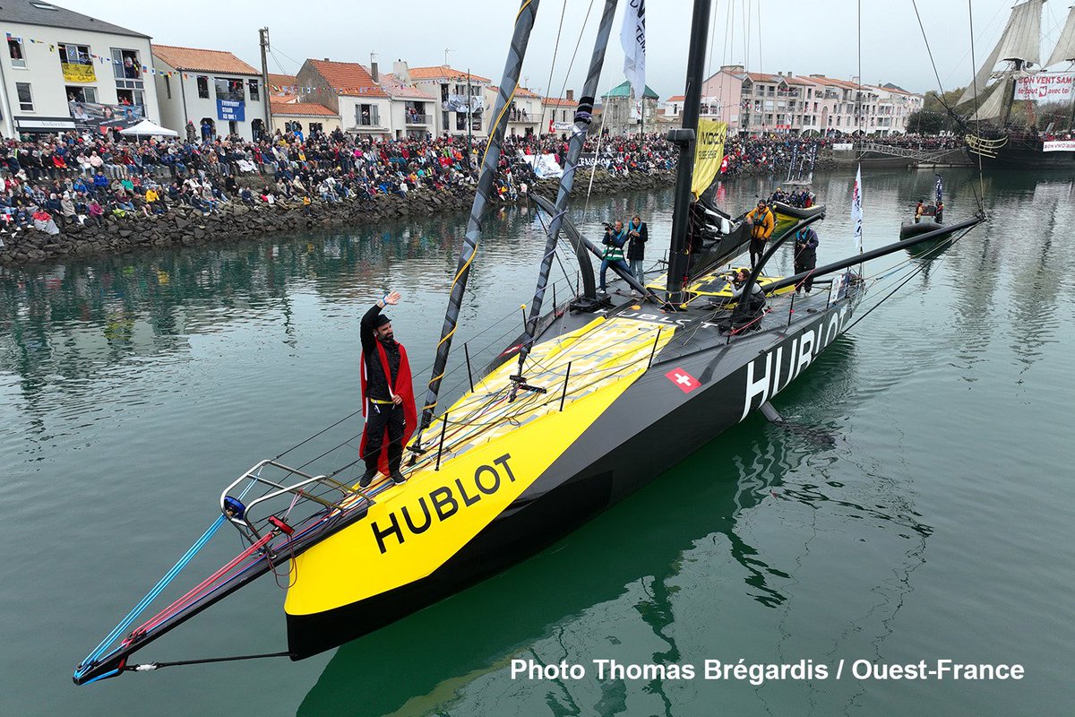 Départ ce matin de la 10ème édition du Vendée-Globe avec la traditionnelle « descente » du chenal. <a href="/sports_ouest/">Ouest-France Sports</a>
