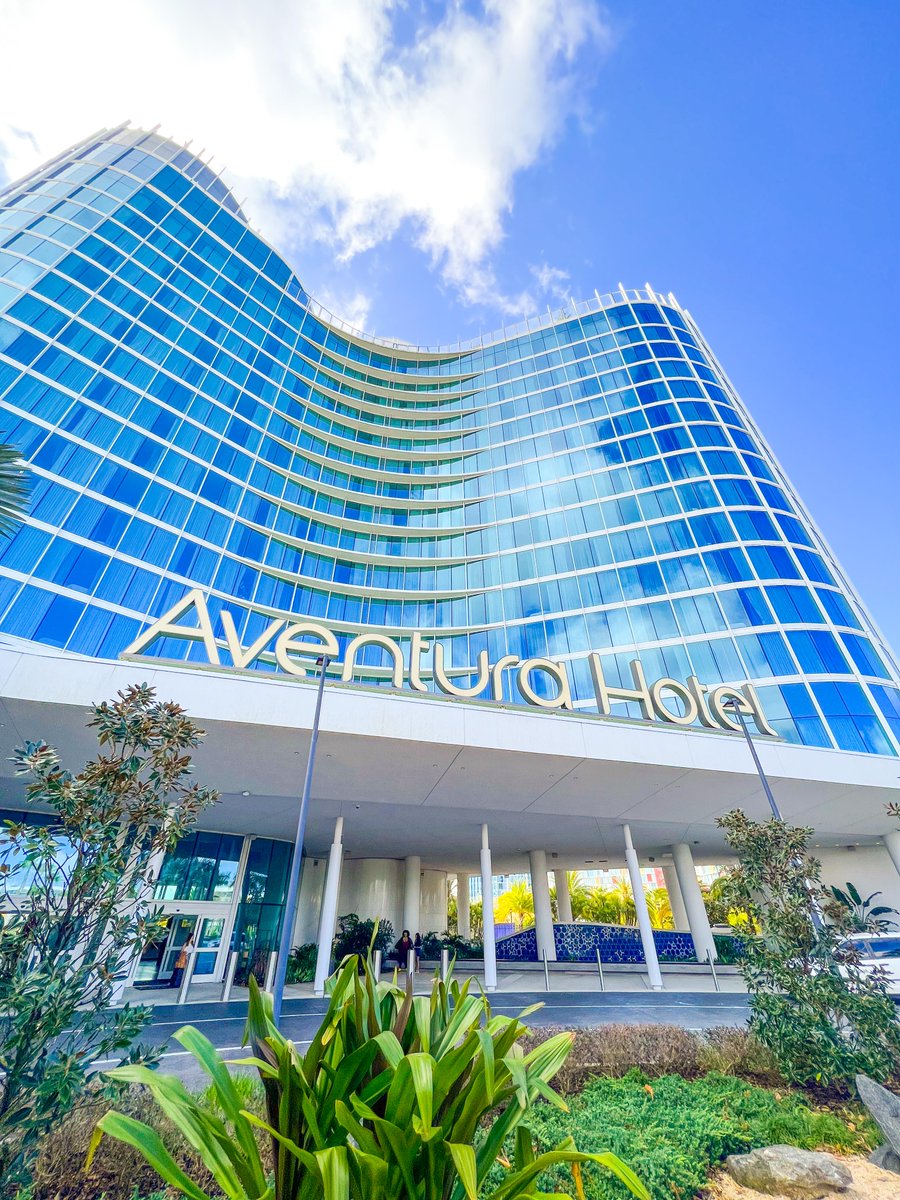 UniversalORL's tweet photo. The feeling of pulling up to your hotel is unmatched 🤩 https://t.co/B6vtKyQwLp