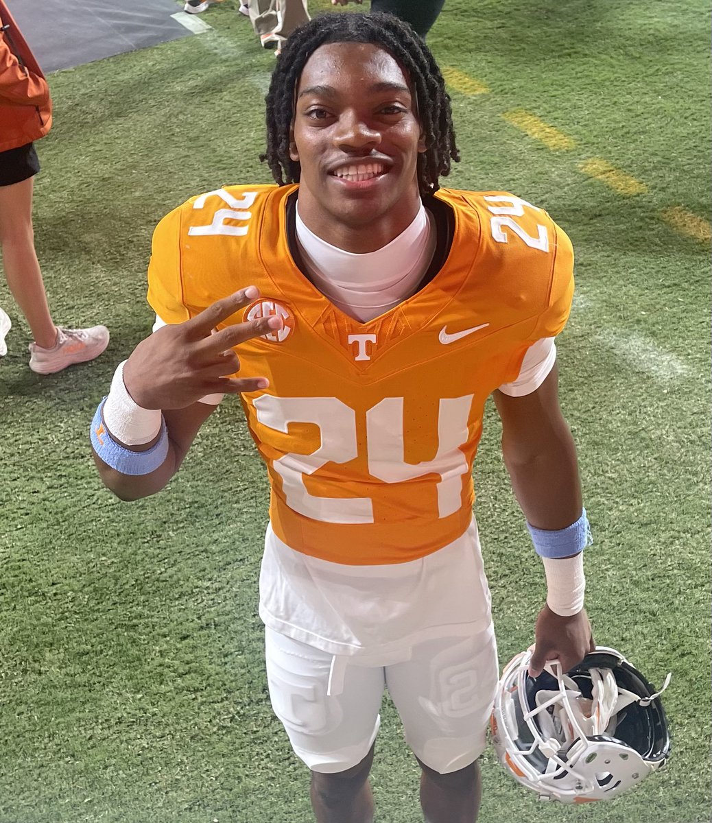 Checked out my cousin <a href="/JMatthews_07/">Jordan Matthews</a> at Rocky Top this weekend. I saw his Citrus Bowl 2023 Ring and his cigar from their win against Alabama this year. Wow - Pretty Cool.