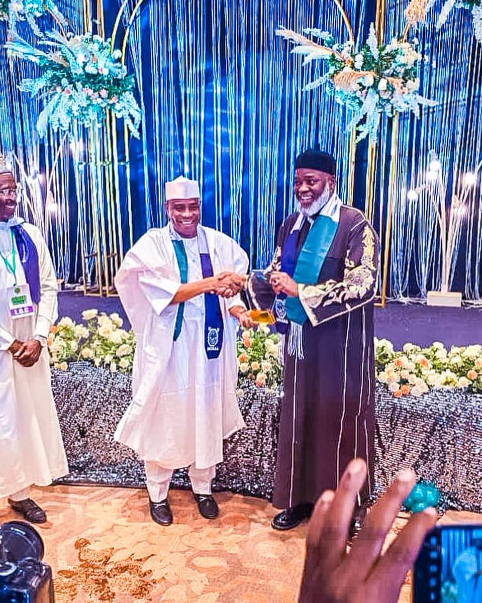 Gawuna2023's tweet photo. Gawuna Receives Distinguished Leadership Award

His Excellency, the Former Deputy Governor of Kano State and APC gubernatorial candidate of 2023 general election, Dr. Nasiru Yusuf Gawuna has received a distinguished leadership award in recognition of his exceptional contributions https://t.co/W0wTd5klJz
