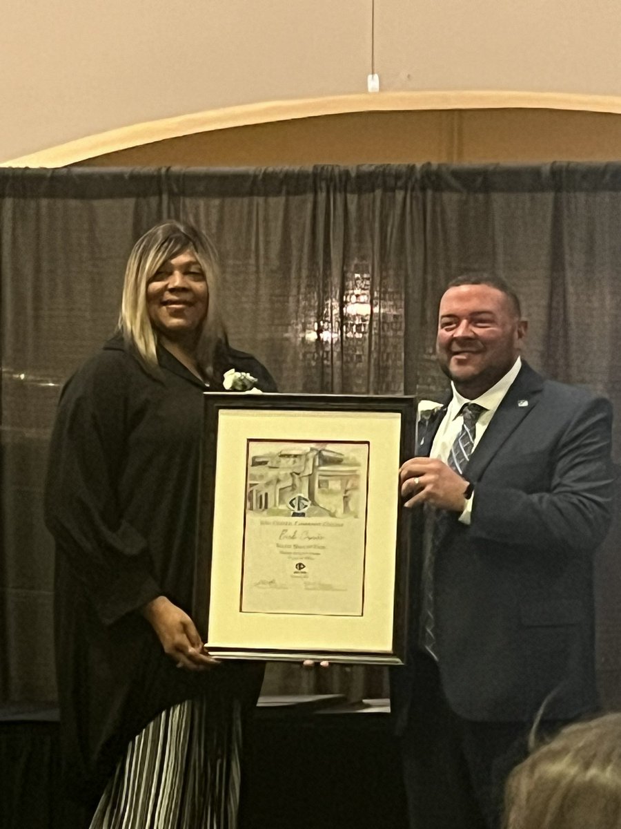 Great Hall of Fame induction last night <a href="/ICTritons/">Iowa Central Tritons</a>. Congratulations to our former Dodger Athletes and current staff members Barb Crooks &amp; Bobby Thompson. Appreciate the invite <a href="/DrJesseUlrich/">Dr. Jesse Ulrich</a> 

#proud2bFD