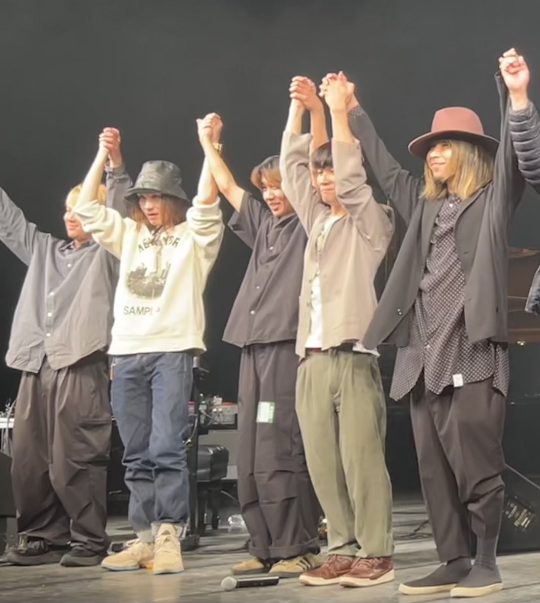 yokkoyy's tweet photo. Party the Playwright 2024はピアノトリオ祭り。Alter Ego → SOUNDTYPE → YoYo the “Pianoman” → Yield Painting Further
4者4様、タイプの違いを楽しめて良かった!✨
アンコール(撮影OK)は呼び込まれた人に入れ替わるスタイル。レアなトリオを観られたのも楽しかった😊
#PartythePlaywright https://t.co/8vg7GbefHw
