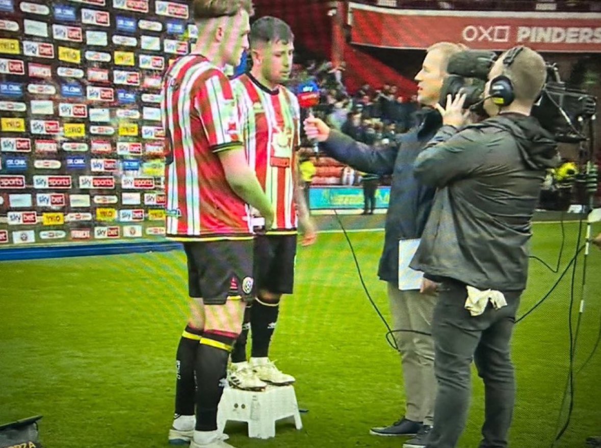 6’7 Harry Souttar and 5’7 Gustavo Hamer doing an interview together 🤣🤣🤣