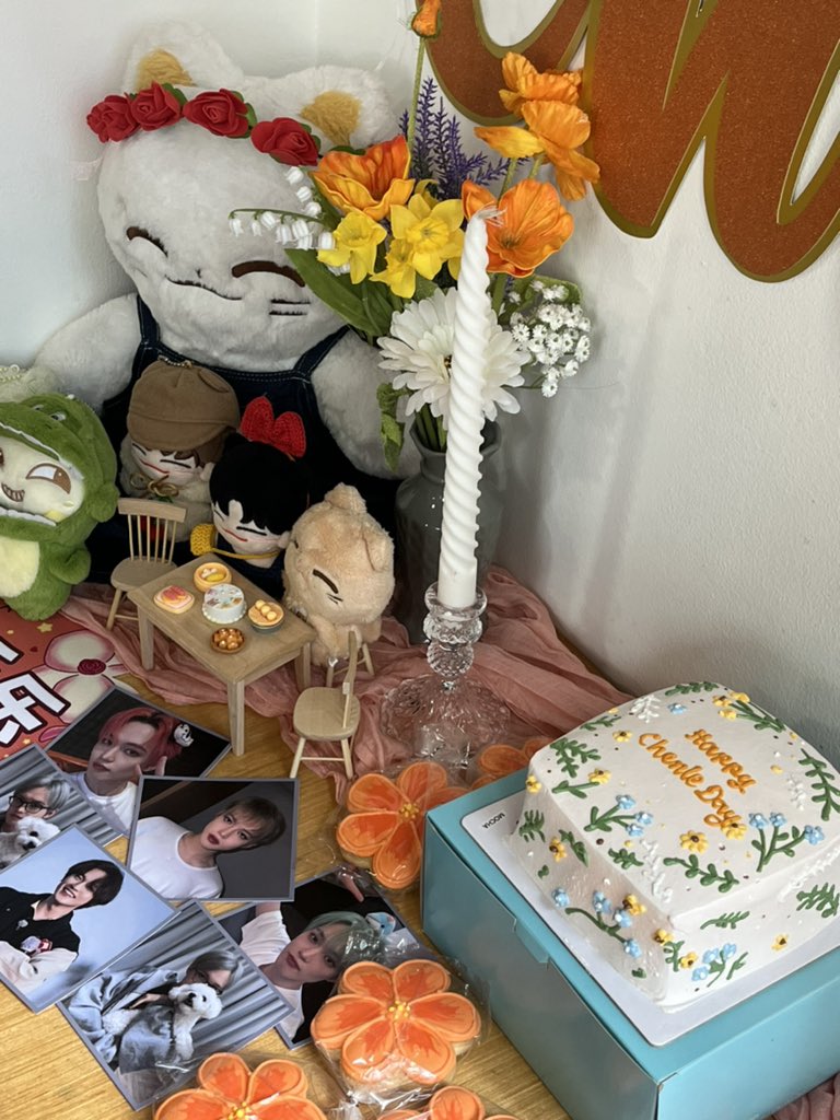 makremlee's tweet photo. 1/3(?) lele cse this month !! had fun with my cse buddies, love LOVE the unlimited photobooth ><. Thank you for the freebies as well !!
#BloomWithCHENLE https://t.co/8AsE4zHUwy