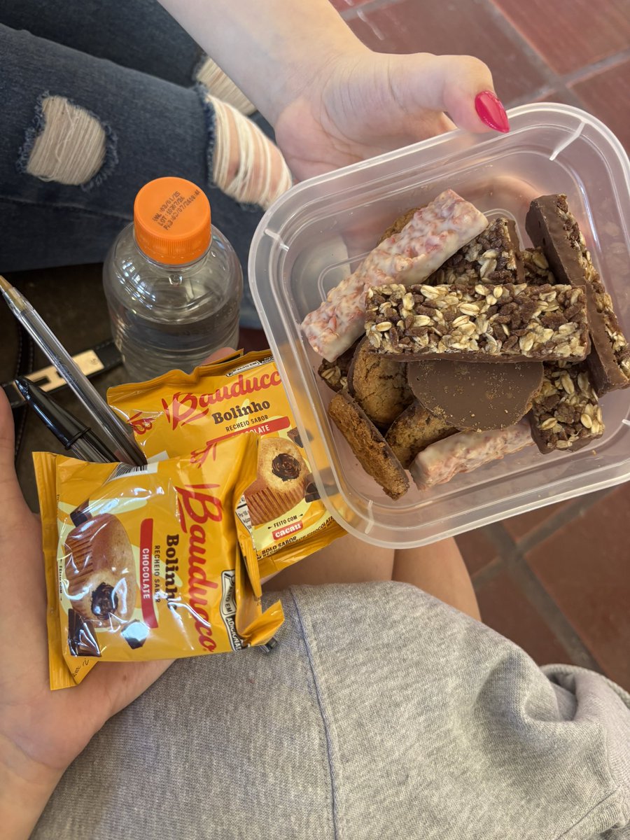 Iuffyzitos's tweet image. por aqui estamos assim #préenem