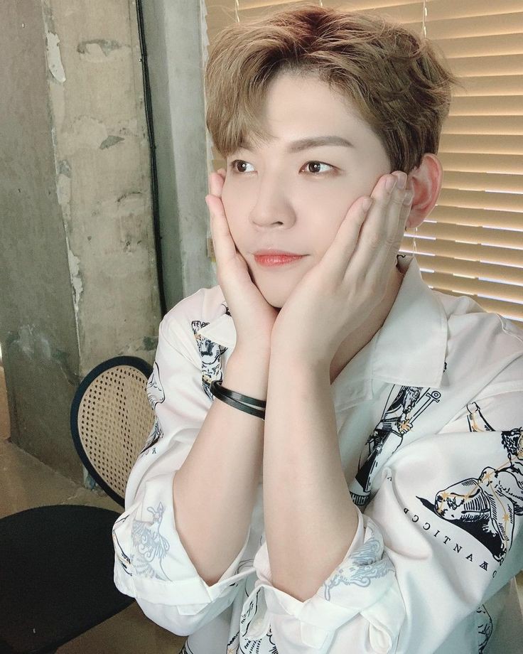 19bitto96's tweet photo. تولدت مبارک جوجه‌ی قشنگم 🥳🎂💛

#HAPPYSOOILDAY
#HAPPYKUHNDAY
#UP10TION #업텐션
#KUHN #쿤 https://t.co/XSfS4Gp8bG
