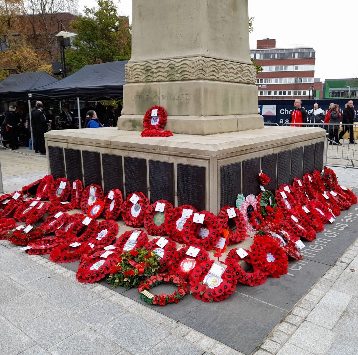 CreweBrass's tweet photo. Musical Director, and veteran of The Cheshire Regiment, Adam Shilton, along with Euphonium player, Jonathan Collett, laying our wreath at Memorial Square today.
Thank you gentlemen for representing our band and for your past and future service to our Country.
#Rememberance #crewe https://t.co/894VwA7d8y