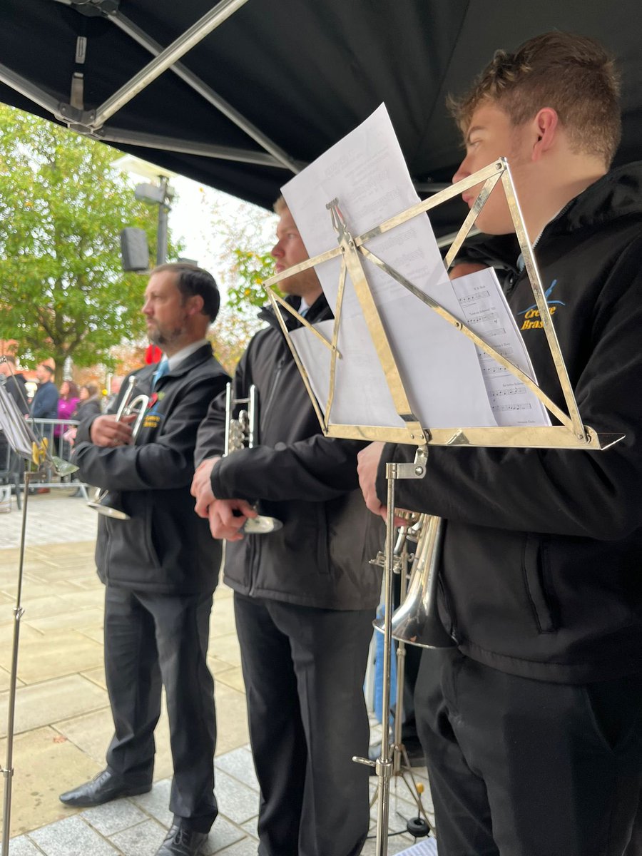 CreweBrass's tweet photo. Musical Director, and veteran of The Cheshire Regiment, Adam Shilton, along with Euphonium player, Jonathan Collett, laying our wreath at Memorial Square today.
Thank you gentlemen for representing our band and for your past and future service to our Country.
#Rememberance #crewe https://t.co/894VwA7d8y