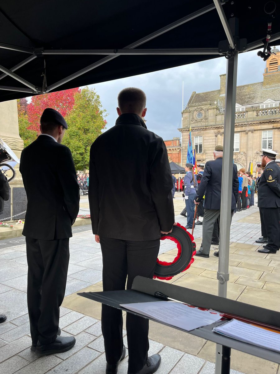 CreweBrass's tweet photo. Musical Director, and veteran of The Cheshire Regiment, Adam Shilton, along with Euphonium player, Jonathan Collett, laying our wreath at Memorial Square today.
Thank you gentlemen for representing our band and for your past and future service to our Country.
#Rememberance #crewe https://t.co/894VwA7d8y