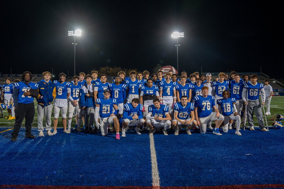KMHSFootball's tweet photo. Thank You Firebird Football Class of 2️⃣5️⃣ 
These young men worked tirelessly over the last four years to make the Kellenberg Football program the best it could possibly be. Mission accomplished 🔥🔥🔥 https://t.co/XSy1ZkL2Vv
