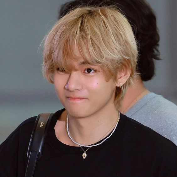 smol_kia's tweet photo. 🍞🍞🍞
let's get 1k rts~

#V #2024MAMAVOTE https://t.co/Sw93Cwhf8N
