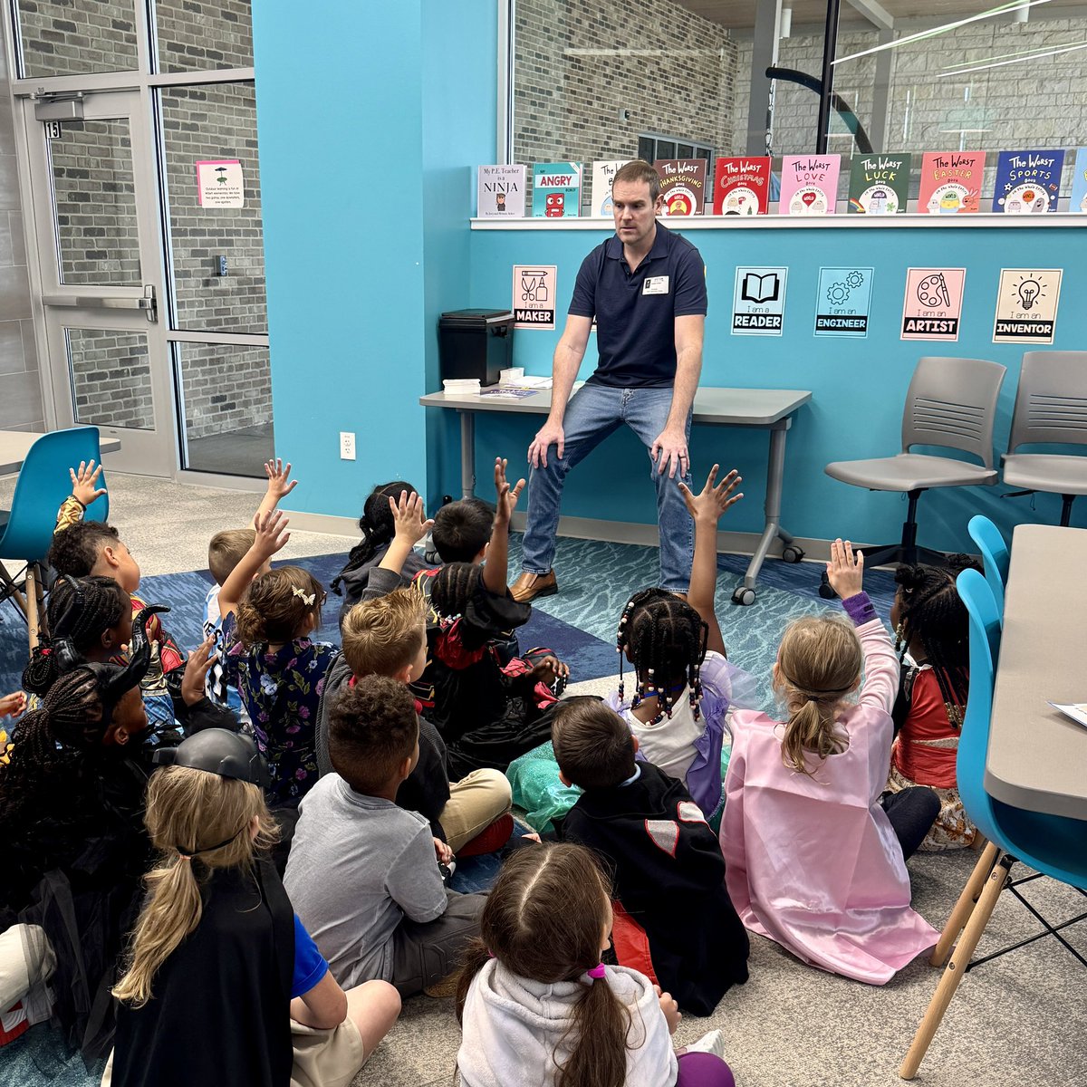 ackersbooks's tweet image. Loved getting to read and talk about author/illustrator things with kinder and first graders! They didn’t believe I’m the ‘Worst’ author in the whole entire world! 😆 🌎