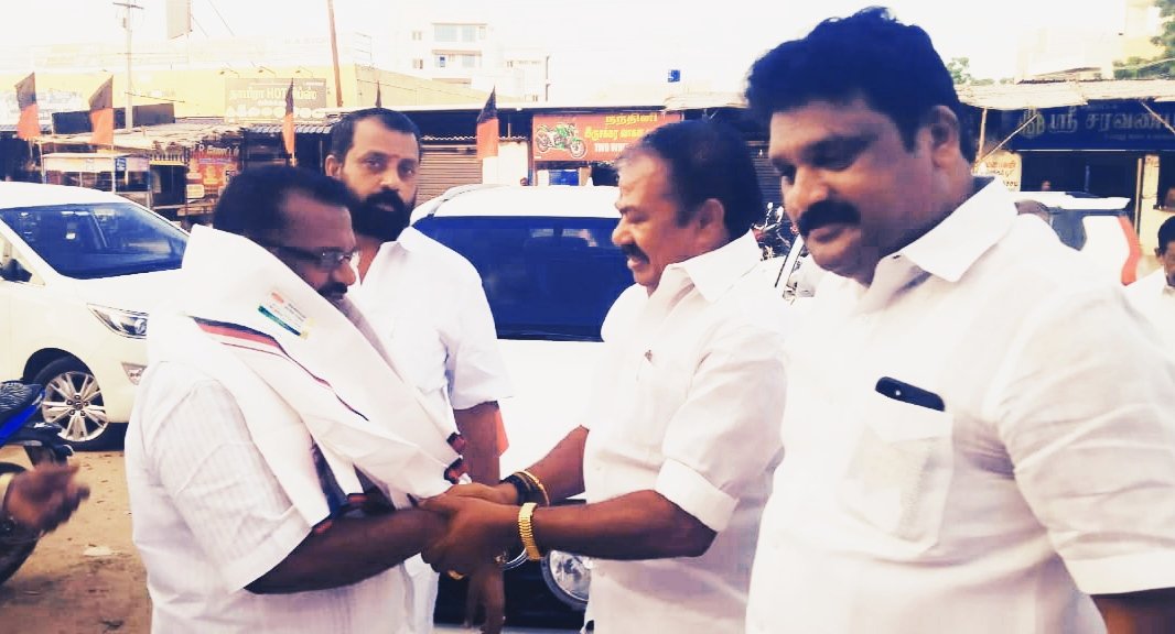 n_sureshrajan's tweet photo. திருநெல்வேலி கிழக்கு மாவட்டம் நாங்குநேரி சட்டமன்றத் தொகுதிக்குட்பட்ட பாளை வடக்கு, தெற்கு மற்றும் மத்திய ஒன்றிய கழகத்தின் சார்பில் இன்று நடைபெற்ற பாக முகவர்களுக்கான கலந்தாய்வு கூட்டத்தில் கலந்து கொண்டு ஆலோசனைகளை வழங்கி சிறப்பித்தேன்.
#நாங்குநேரி_சட்டமன்றத்தொகுதி
#Target200 https://t.co/FEdiqILOsG