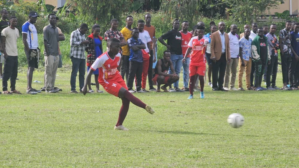 she_gemeknights's tweet photo. She Geme run riot with a thorough thumping against She Kasese in the second game of the season 
 
Fulltime
She Geme 6 She Kasese 0 

Atuhaire Susan  X3 goals 
Amushaba Shivan  X2 goals
Kemigisa Mary  X1 goal

@the Kitara derby is done
@theknights https://t.co/o4kZQ5VXKX