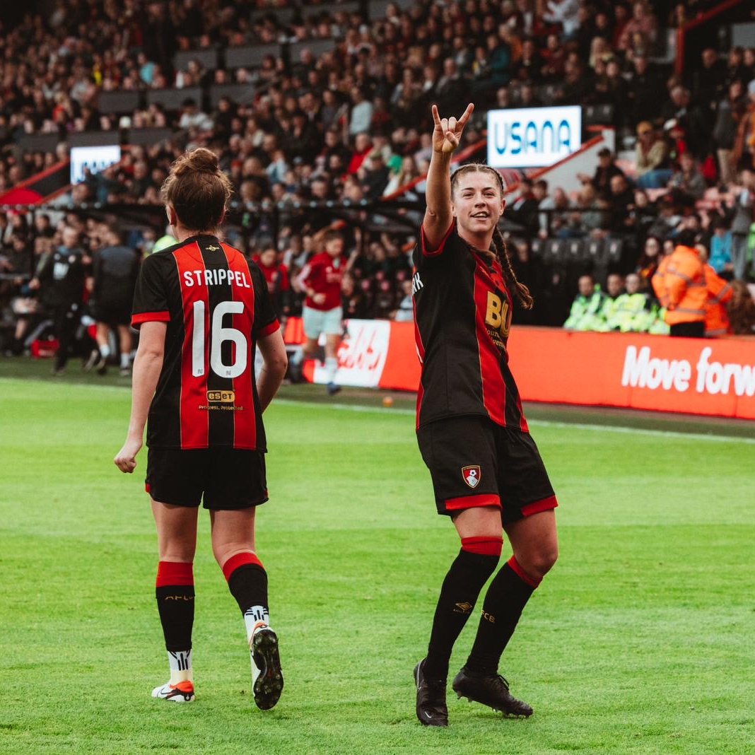 M⚽️lly Barron-Clark 🤘