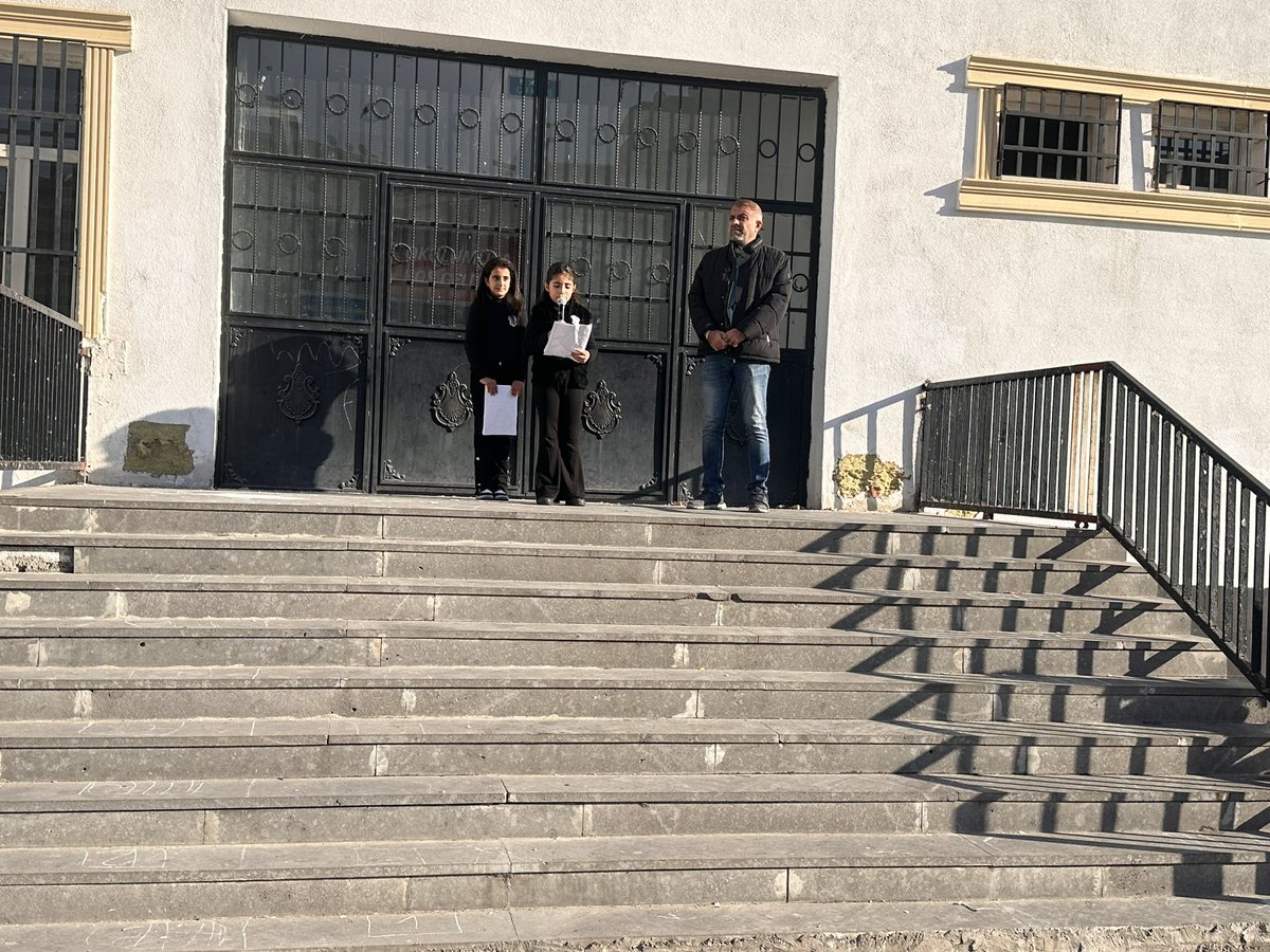 Yahya Kemal Beyatlı İlkokulu (@ilkokuluykb) on Twitter photo Cumhuriyet’imizin kurucusu Mustafa Kemal Atatürk’ün sonsuzluğa göçüşünün 86.yıldönümü dolayısıyla okulumuzda 10 Kasım Atatürk´ü Anma Programı gerçekleştirildi.<a href="/vali_zorluoglu/">Murat Zorluoğlu</a> <a href="/Diyarbakirmem/">Diyarbakır İl Millî Eğitim Müdürlüğü</a> <a href="/Murat4Kucukali/">Murat Küçükali</a> <a href="/BaglarMEM21/">Bağlar İlçe Milli Eğitim Müdürlüğü</a> Cumhuriyet’imizin kurucusu Mustafa Kemal Atatürk’ün sonsuzluğa göçüşünün 86.yıldönümü dolayısıyla okulumuzda 10 Kasım Atatürk´ü Anma Programı gerçekleştirildi.<a href="/vali_zorluoglu/">Murat Zorluoğlu</a> <a href="/Diyarbakirmem/">Diyarbakır İl Millî Eğitim Müdürlüğü</a> <a href="/Murat4Kucukali/">Murat Küçükali</a> <a href="/BaglarMEM21/">Bağlar İlçe Milli Eğitim Müdürlüğü</a>