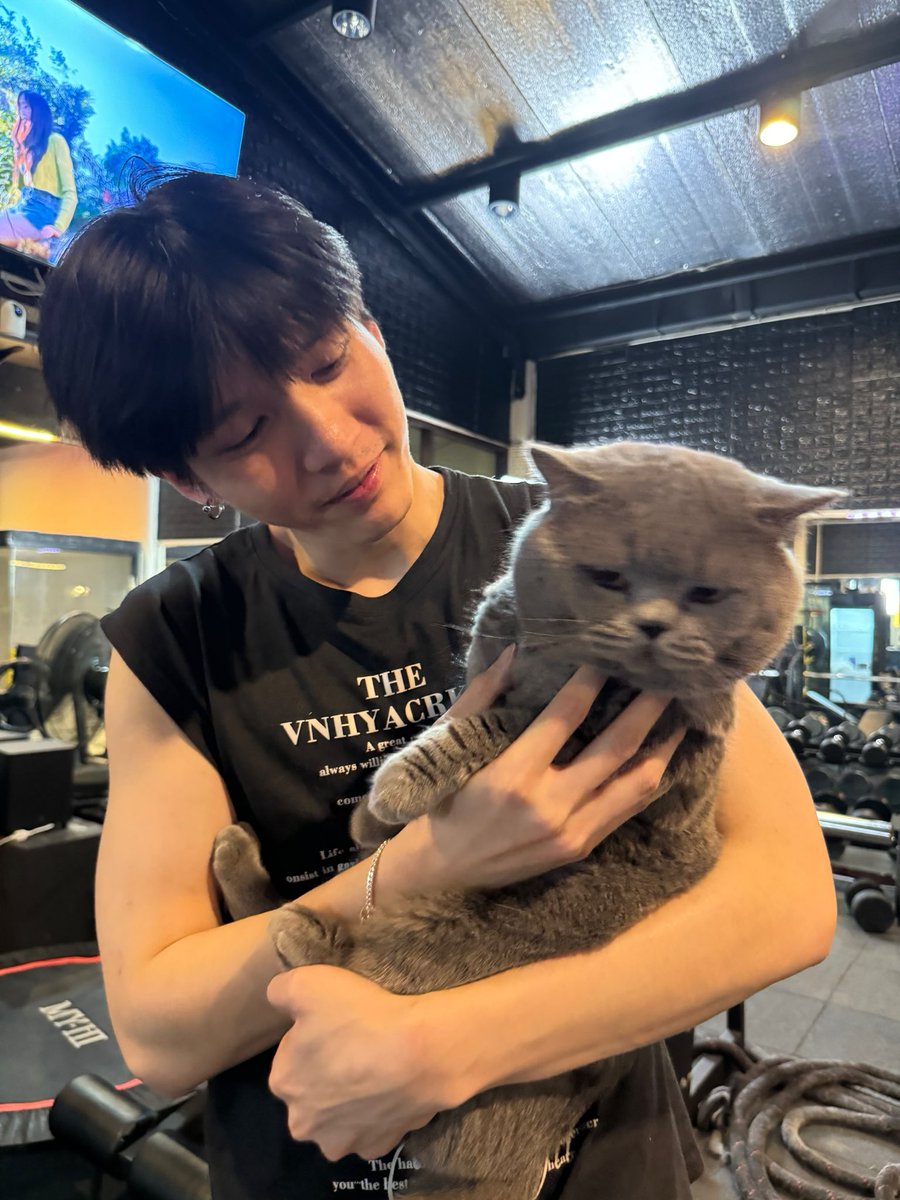 อู๋ท้าน้าบูน tweet media