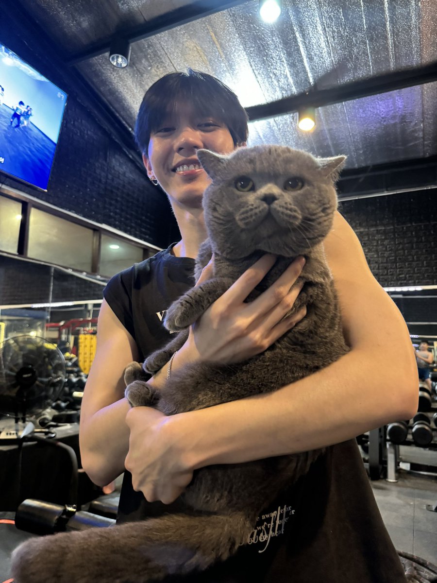 อู๋ท้าน้าบูน tweet media