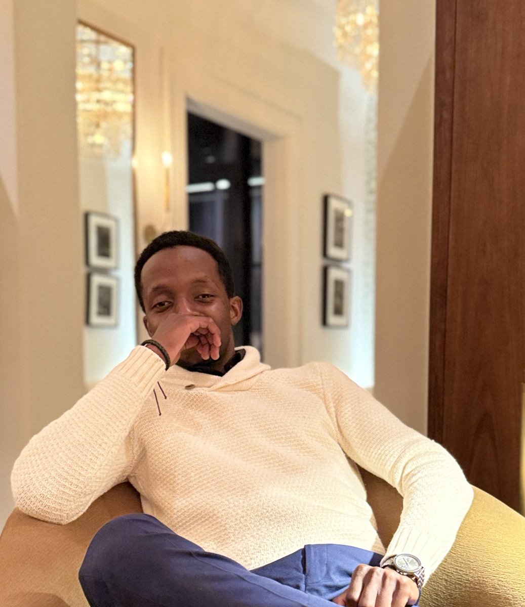 mwanje_v's tweet photo. Grateful to God for all the friendships and lessons in the previous year, thankful to yet another year!🎂 #birthdayboy https://t.co/jrbGRvo6Kv