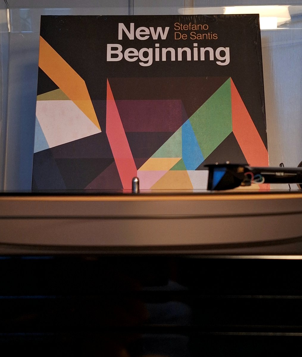 booleanloom's tweet image. Everyone needs a New Beginning right about now!
Stefano De Santis - New Beginning [2024]
Suddenly everything is alright again. So right.
quattrobambolemusic.bandcamp.com/track/roy