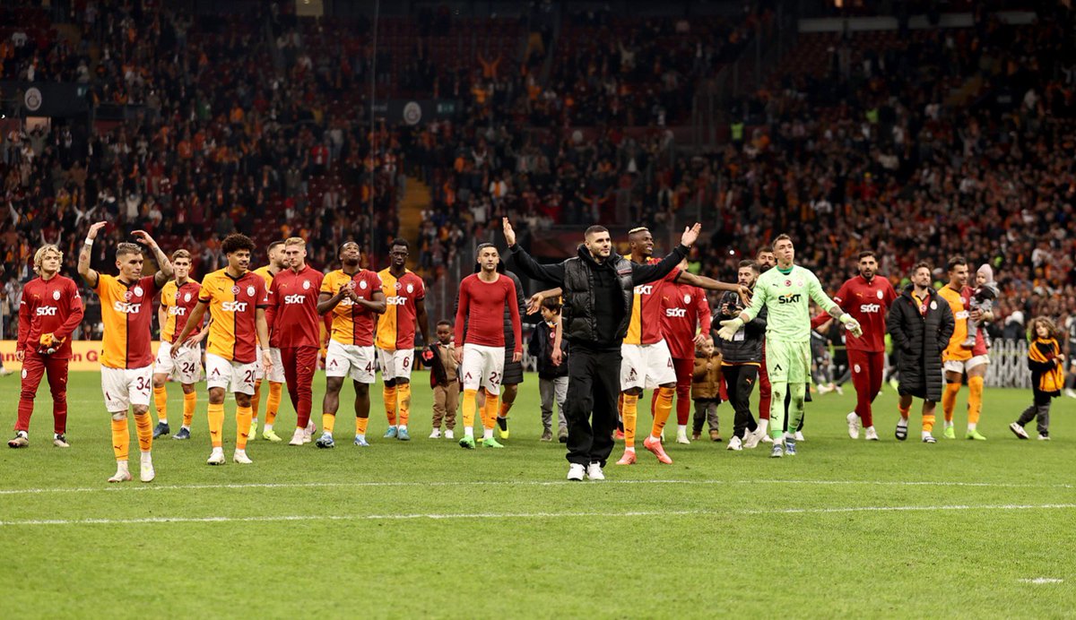 GalatasaraySK's tweet photo. 𝐀𝐢𝐥𝐞. 💛❤️ https://t.co/5RPeMbzYcB