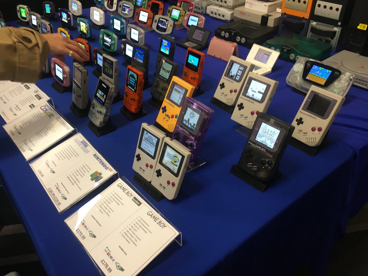 SertesN's tweet photo. Back from the London Gaming Market ๐ lots of sellers looking for those sales . Bit of a let me at em game . Loads of PS1 and PS2 games for sale #LondonGamingMarket #ReplayEvents #RoyalNationalHotel https://t.co/uSJcOnRZ4I