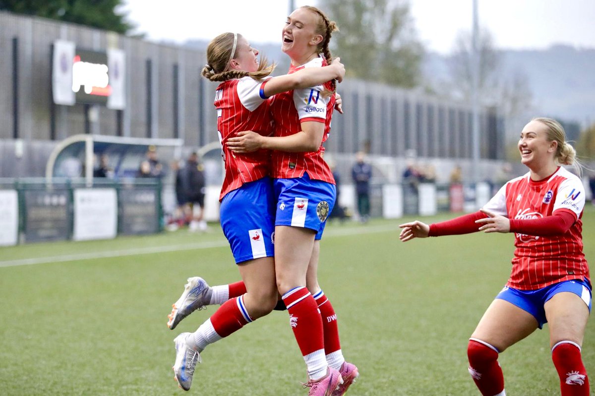 DWFCWomen's tweet photo. GOAL |

@sarahksparrow celebrates opening the scoring from her corner kick ⛳

📸 @FullFrameSport

#WeAreWanderers 🔴⚪ https://t.co/gOtbOBhKYK