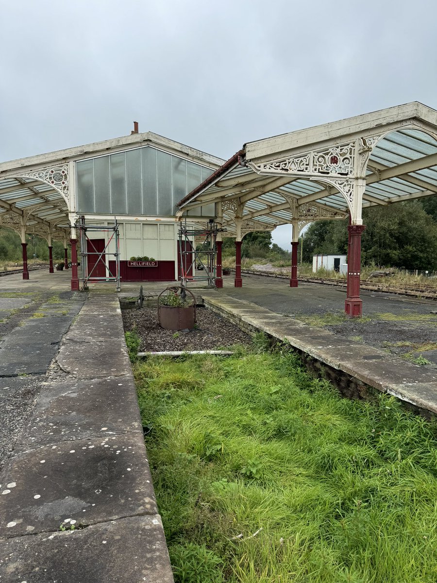 My apologies for lack of content recently. In between recovery and my phone wiping over a thousand of my railway photos, I’ve simply been busy. 

Let normal service resume. One of the disused bays at Hellifield.