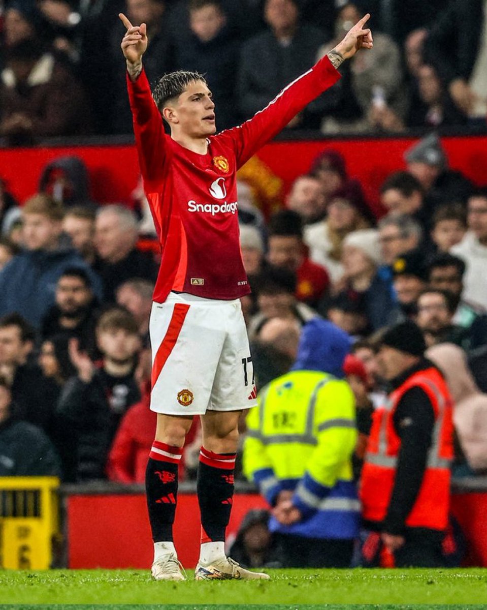 Stretford End tweet media
