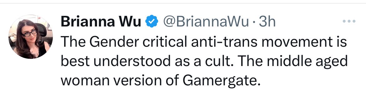 RoisinMichaux's tweet image. John Flynt is the least convincing woman impersonator because he’s unable to hide his male-pattern aggression. He can’t filter it like he does his pictures.