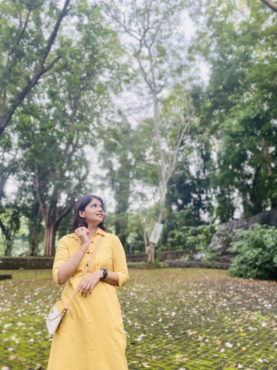 ya5hi_'s tweet photo. Basilica of Our Lady of Lanka brought a sense of peace and nostalgia, reminding me of my time at the Sanctuary of Our Lady of Lourdes.💫 

Local exploration Series 4🗺️
📍Basilica of Our Lady of Lanka, Tewatta, Ragama 🇱🇰

PS: I am loving yellow💛⭐️🌻🐝

#explorewithyashi https://t.co/KZIYmFvvXz