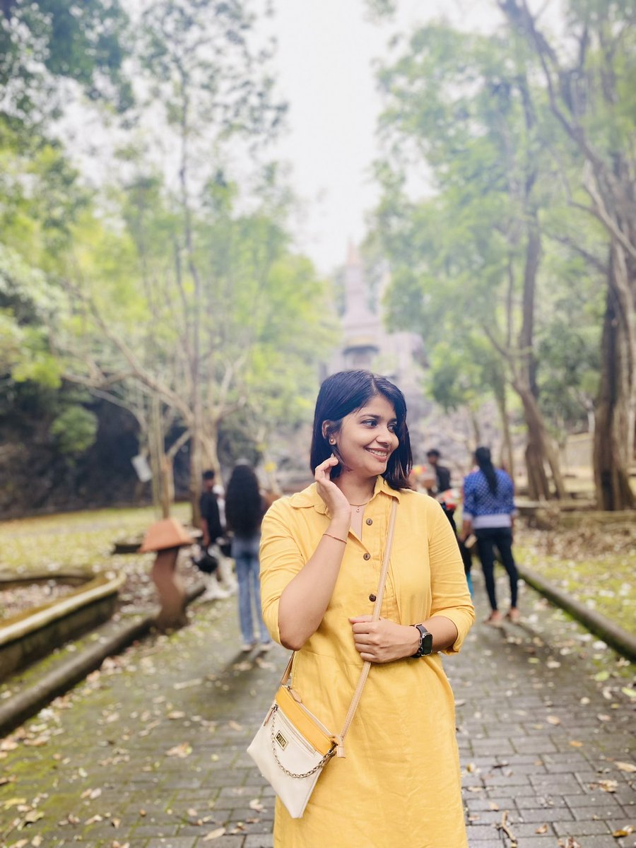 ya5hi_'s tweet photo. Basilica of Our Lady of Lanka brought a sense of peace and nostalgia, reminding me of my time at the Sanctuary of Our Lady of Lourdes.💫 

Local exploration Series 4🗺️
📍Basilica of Our Lady of Lanka, Tewatta, Ragama 🇱🇰

PS: I am loving yellow💛⭐️🌻🐝

#explorewithyashi https://t.co/KZIYmFvvXz