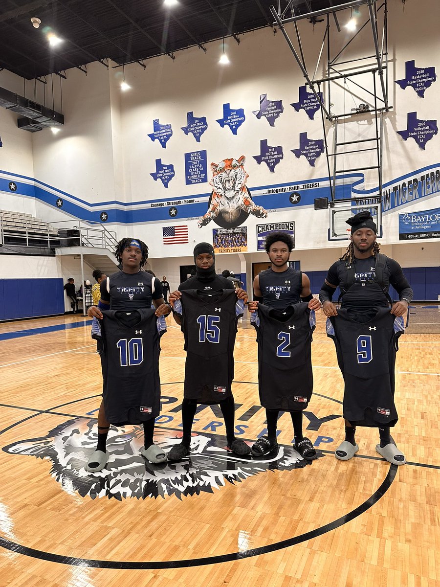 theryanjackson_'s tweet photo. Senior night was a success, came up with the win 64-0 time for the playoffs now🤙🏾 #AGTG https://t.co/0ZjEcOSVV9