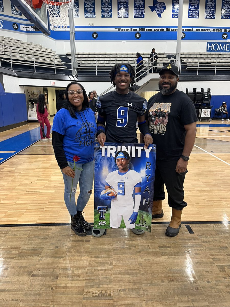theryanjackson_'s tweet photo. Senior night was a success, came up with the win 64-0 time for the playoffs now🤙🏾 #AGTG https://t.co/0ZjEcOSVV9
