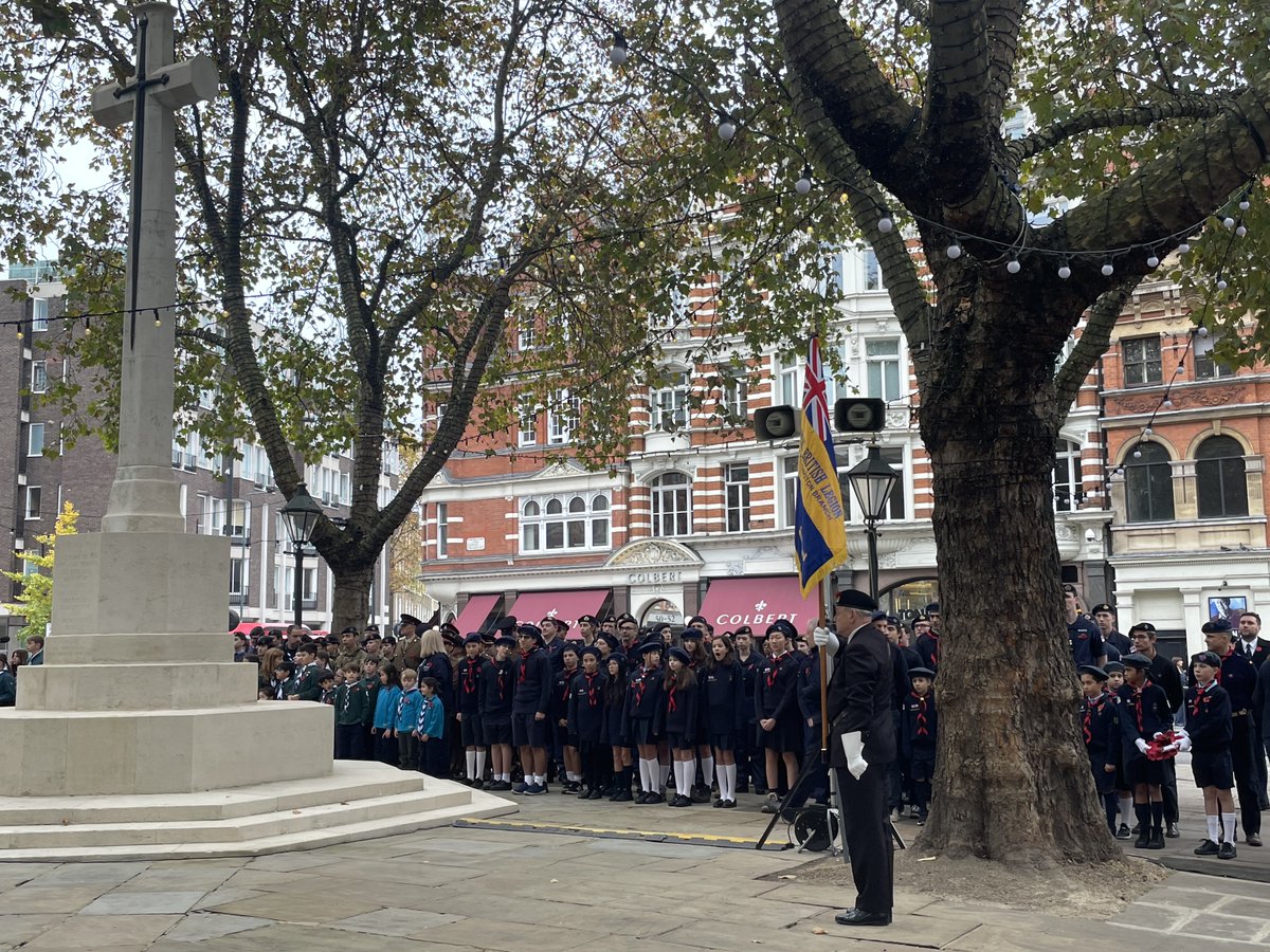 ChristopheSW5's tweet image. #RemembranceSunday #SloaneSquareWarMemorial #HolyTrinityChurch #Chelsea