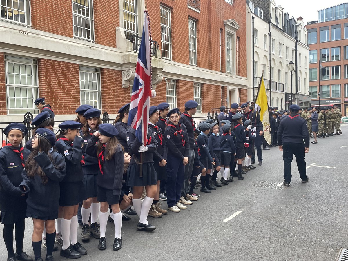 ChristopheSW5's tweet image. #RemembranceSunday #SloaneSquareWarMemorial #HolyTrinityChurch #Chelsea