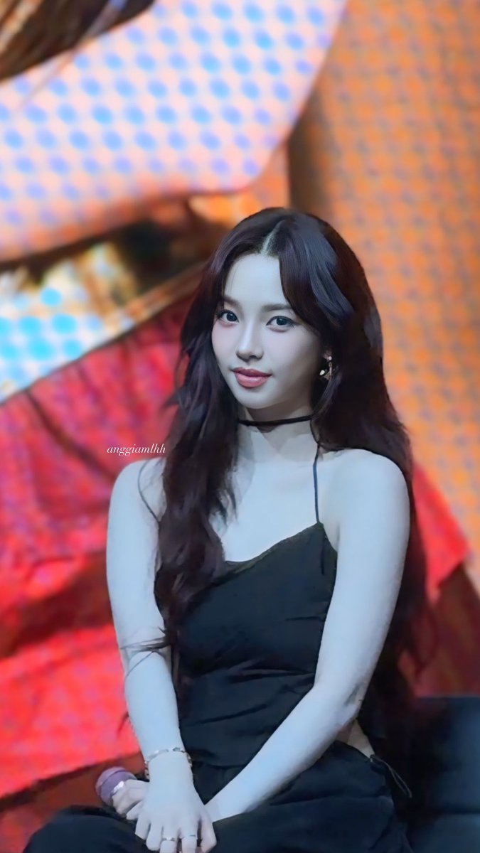anggiamlhh's tweet photo. Setelah cek fancam lagi, ada yang ngelirikπ«΅π»
JANGAN TANYA KONDISI GUE SAAT INIπ₯Ήππ«Άπ»π€
Her eyes bruhhπ§π»ββοΈββ‘οΈπ§π»ββοΈββ‘οΈ
#AESPA #μμ€ν
#KARINA #카리λ
#aeSynkWithMYne #RichocoLand #aespaOnRichocoLand https://t.co/0EDbSH6jwK