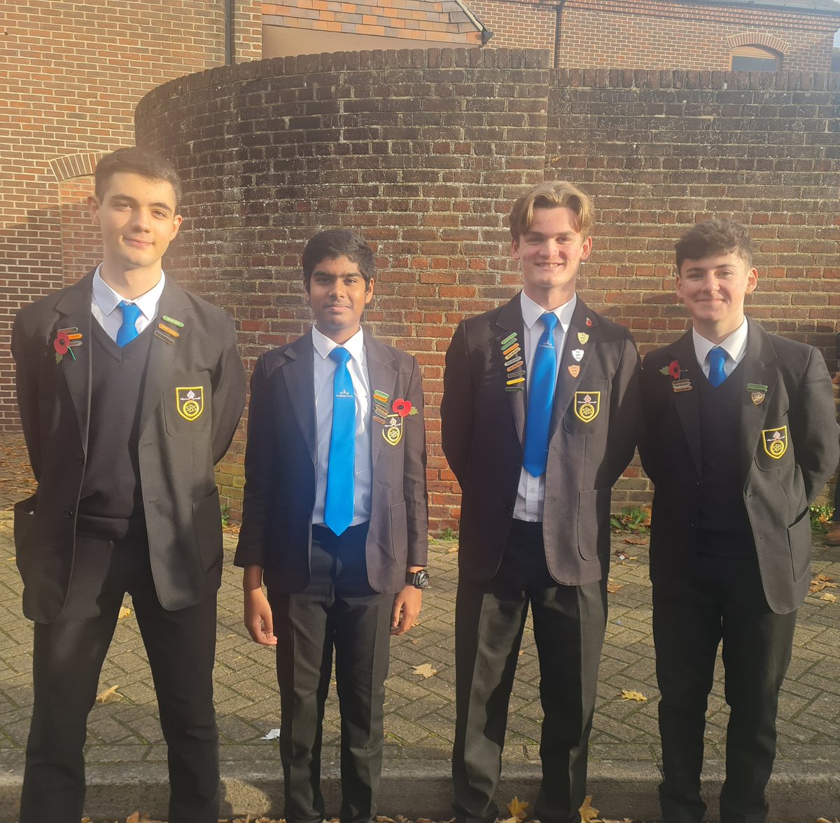 Dr Khan Leadership (@gkkleadership) on Twitter photo Very proud of students leaders laying a wreath with our Head Teacher this afternoon. <a href="/StBirinusSchool/">St Birinus School</a> SBS Remembers Very proud of students leaders laying a wreath with our Head Teacher this afternoon. <a href="/StBirinusSchool/">St Birinus School</a> SBS Remembers