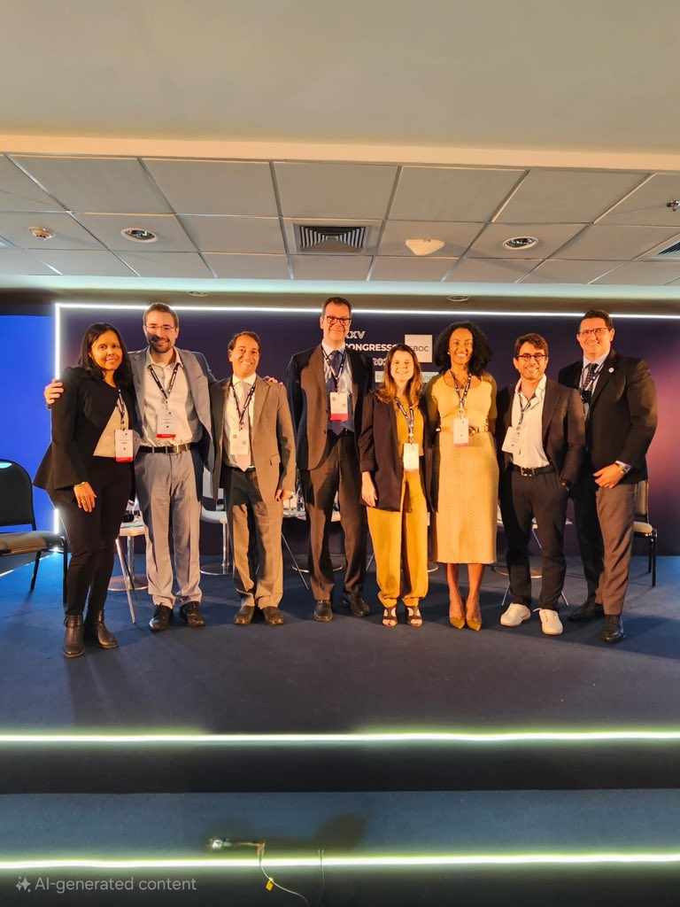 Multidisciplinary tumor board during the Brazilian Society of Clinical Oncology national meeting. What a fun session!😃