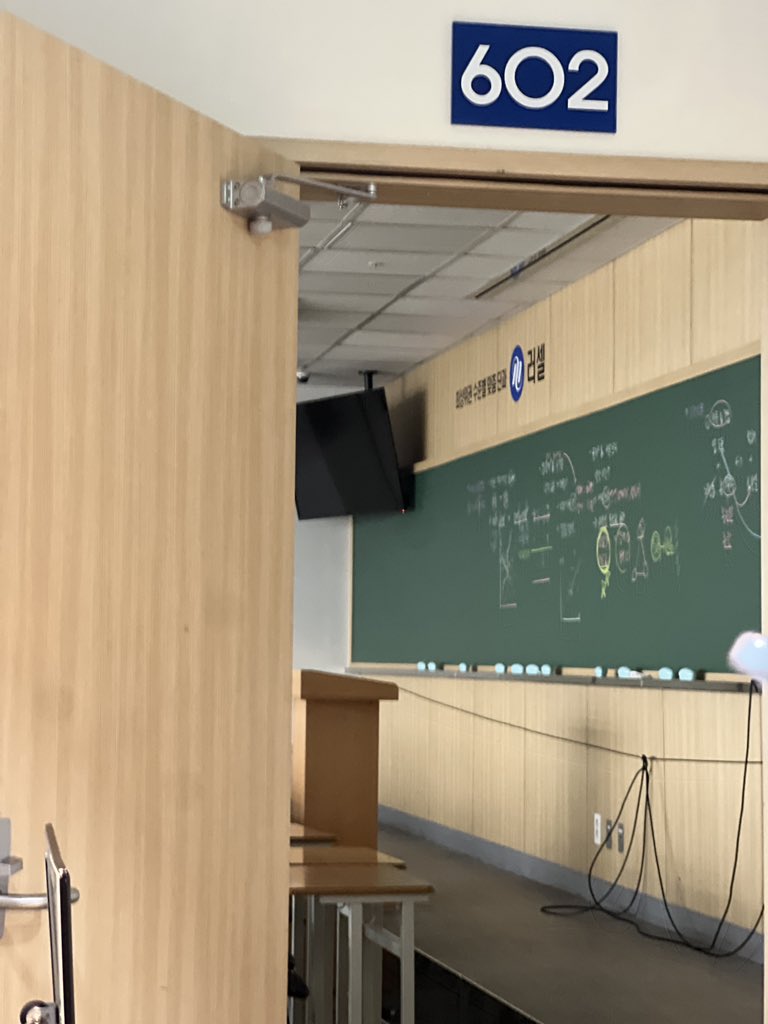 agiminchul_'s tweet photo. 2024년을 영원히 되돌아보다...
강민철과 함께했던 2023과 2024는
꽤나 즐거웠습니다
오늘을 끝으로
우리는 더이상 만나지 않는 걸로... https://t.co/2aJMG46w8X