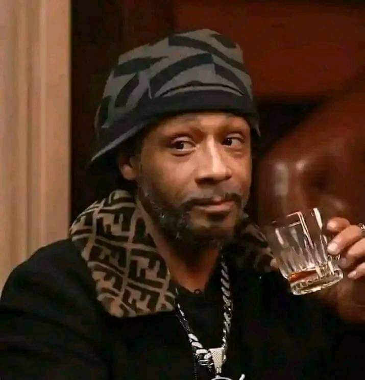 BlerdifulLaughs's tweet photo. You don't hate Men Sis, you just spend too much time on Social Media and influenced by other bitter women 💀 https://t.co/UHTphhS2wc