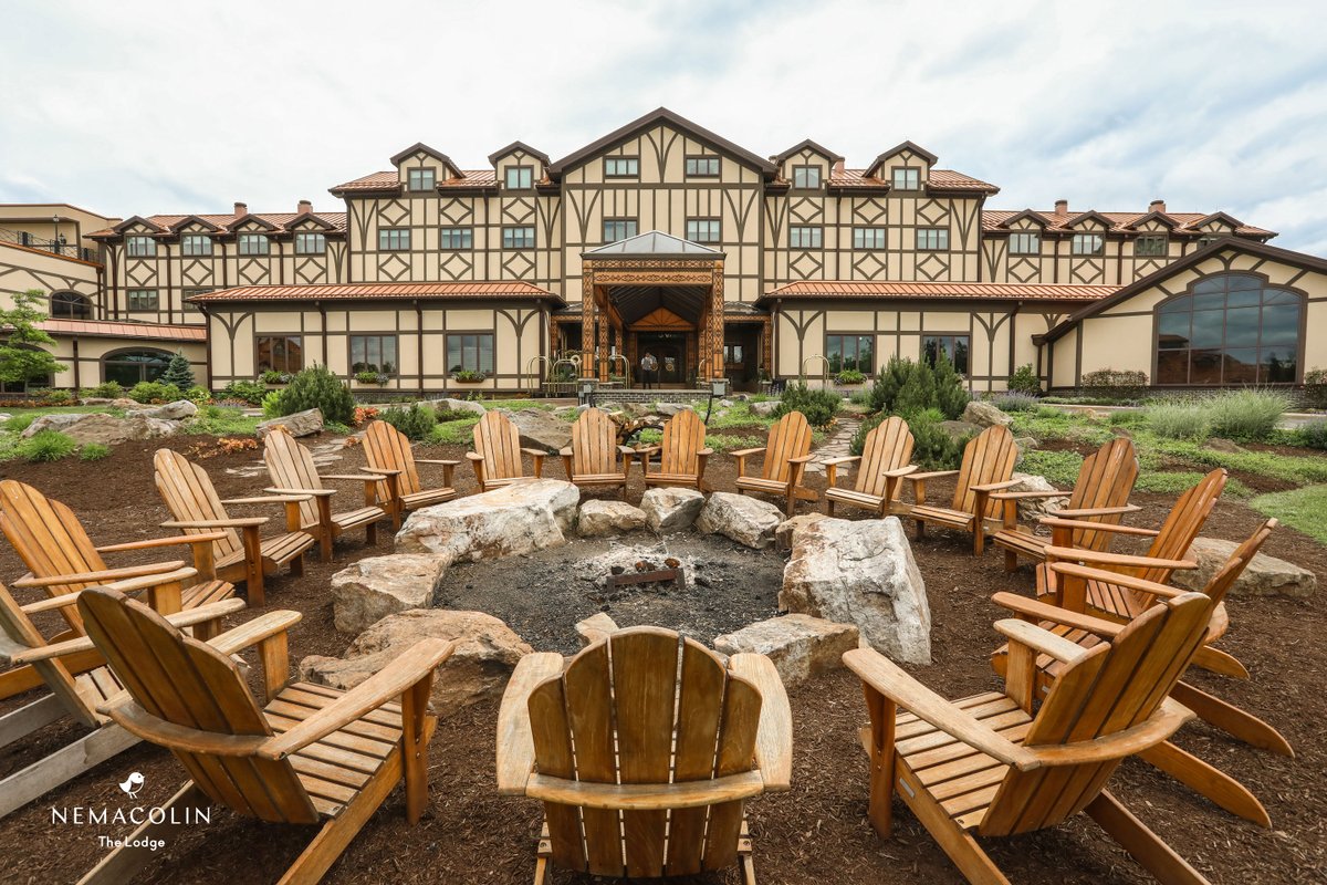 HistoricHotels's tweet photo. Experience the elegance of fall at The Lodge at Nemacolin in Farmington, Pennsylvania. Immerse yourself in history, stunning autumn landscapes, and outdoor adventureโwhere luxury and nature meet in perfect harmony. #FallInPA #AutumnAtNemacolin https://t.co/H3YQy8h54f https://t.co/zUg8pbkOoy