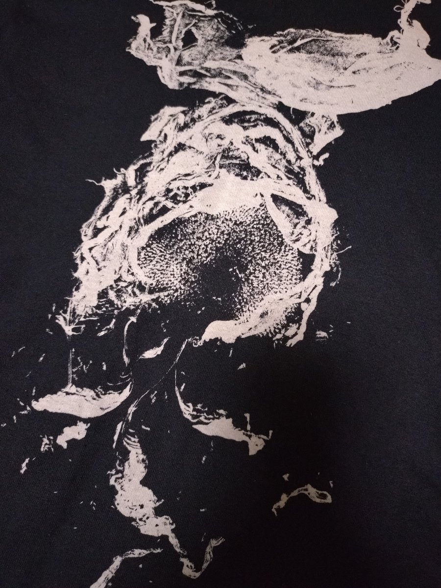 niwa0024's tweet photo. earth2をライブで聞ける時が来るなんて思ってなくてあっと言う間に時間が過ぎていった…轟音が止んた瞬間に現実に引き戻された
あとTシャツのデザインかっこよかった🫶
#ltab https://t.co/1yUuPBE2bu