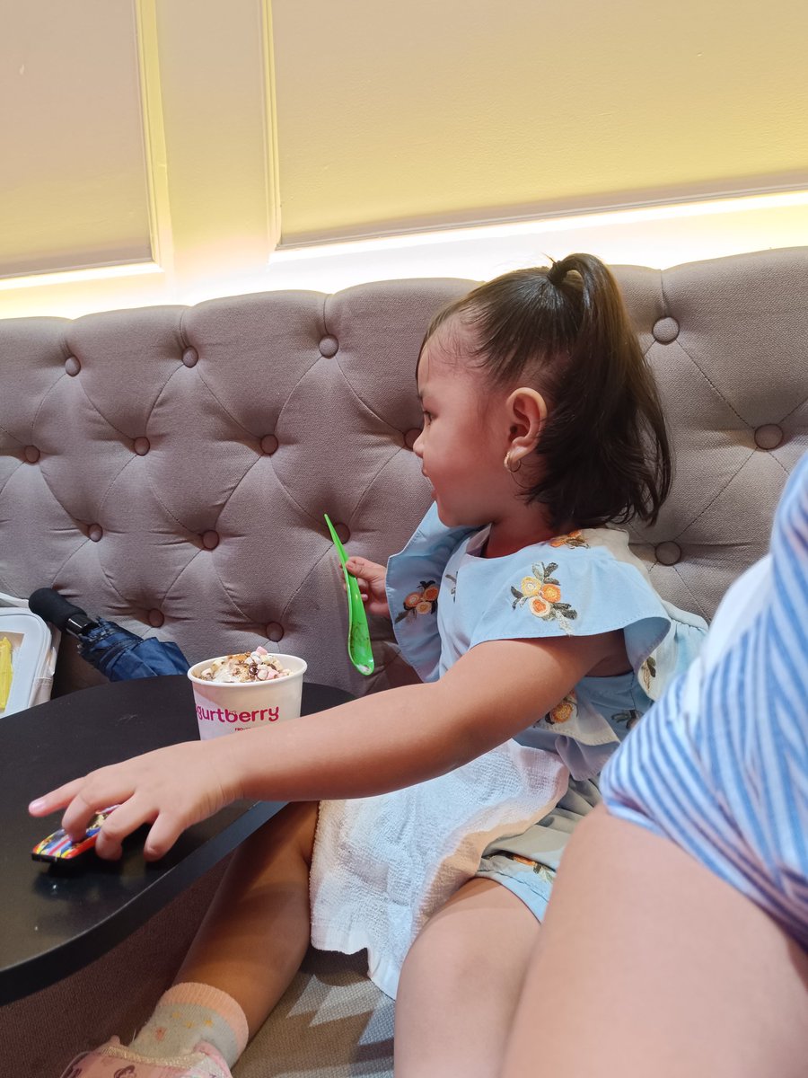 Janedeps's tweet photo. she wanted ice cream before church today. she got to choose toppings she liked.  little missy is growing up fast. https://t.co/7dSIoHIOKt